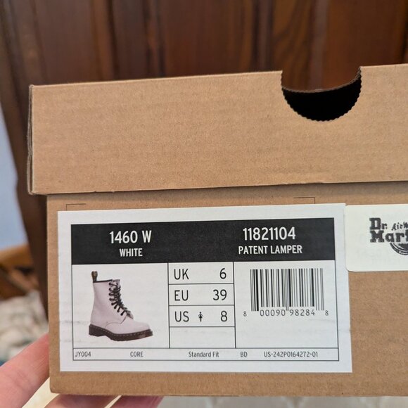 NEW Dr. Martens 1460 White Patent Leather Lace Up Boots - Picture 6 of 7